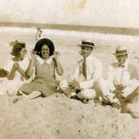 Zélia na praia